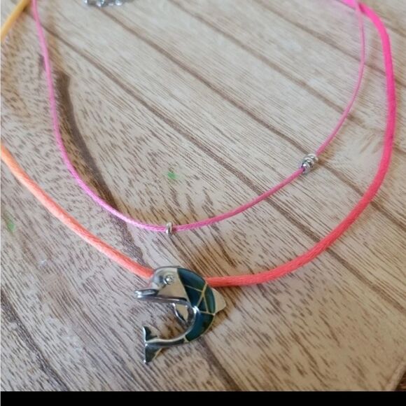 Girly fun neon dolphin pendant necklace tie dye - Picture 5 of 5